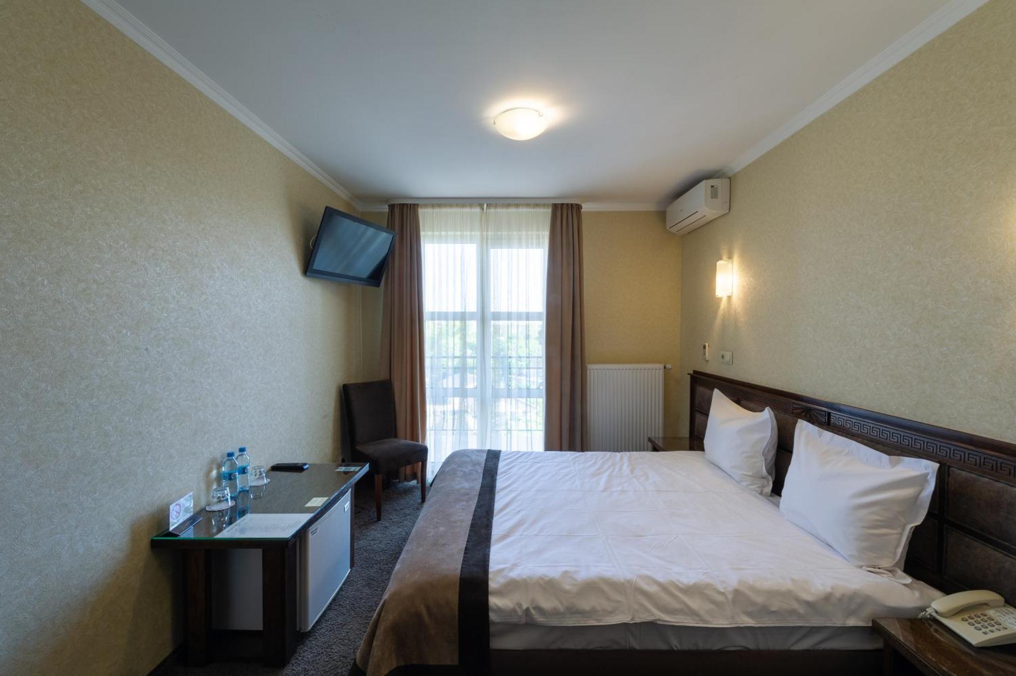 Avalon Palace Ternopil Exterior photo