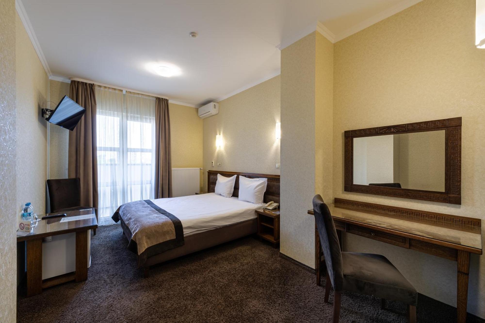 Avalon Palace Ternopil Exterior photo