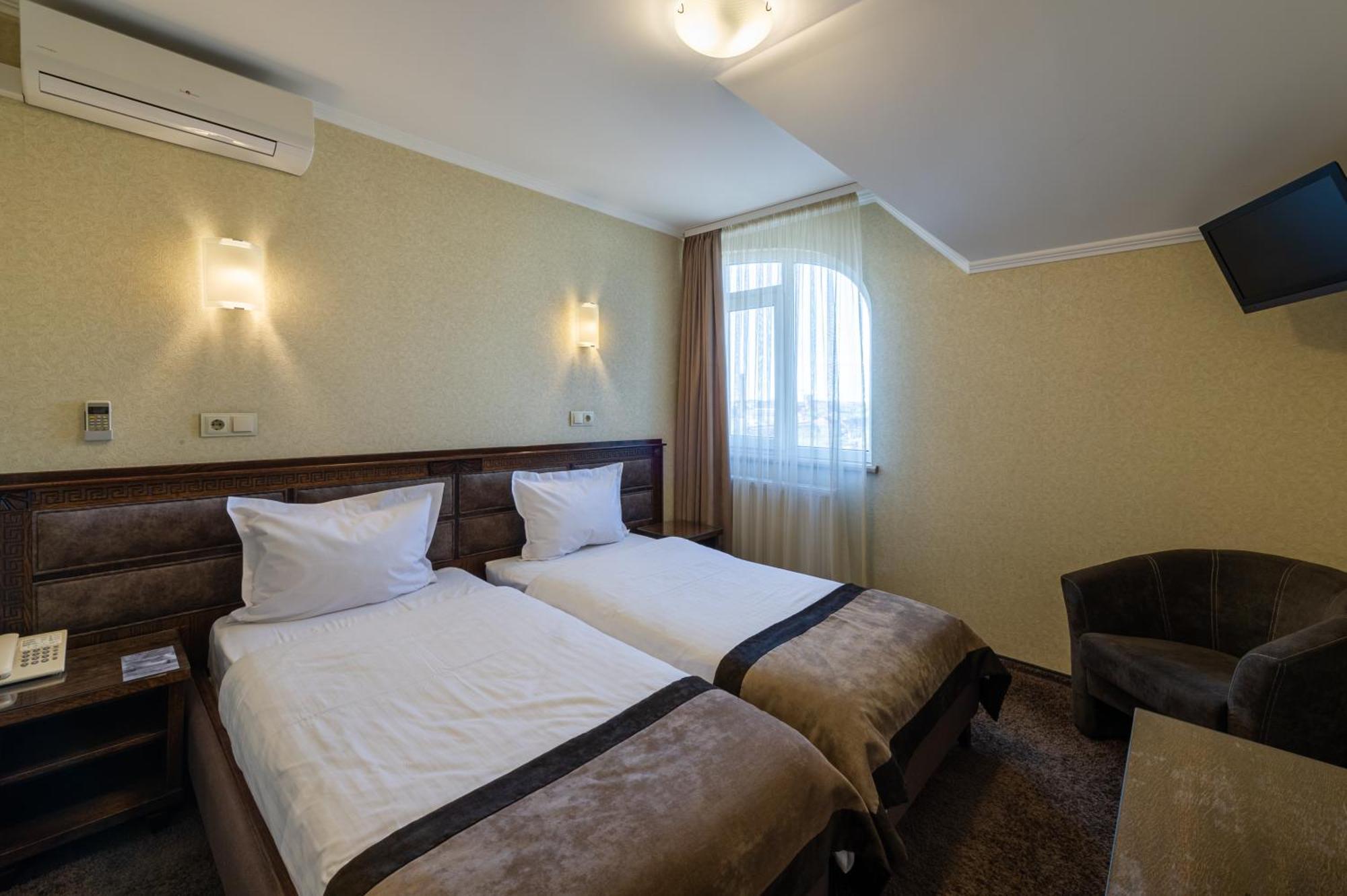 Avalon Palace Ternopil Exterior photo